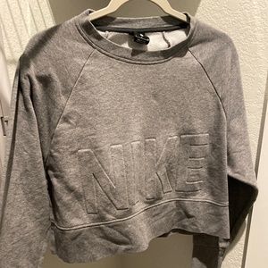 Cropped Nike crew neck